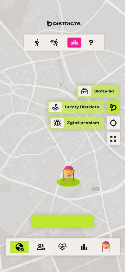 Mapa miasta w aplikacji Districts: pasek wyboru aktywności, przyciski Skrzynki i Strefy Districts oraz avatar gracza na mapie